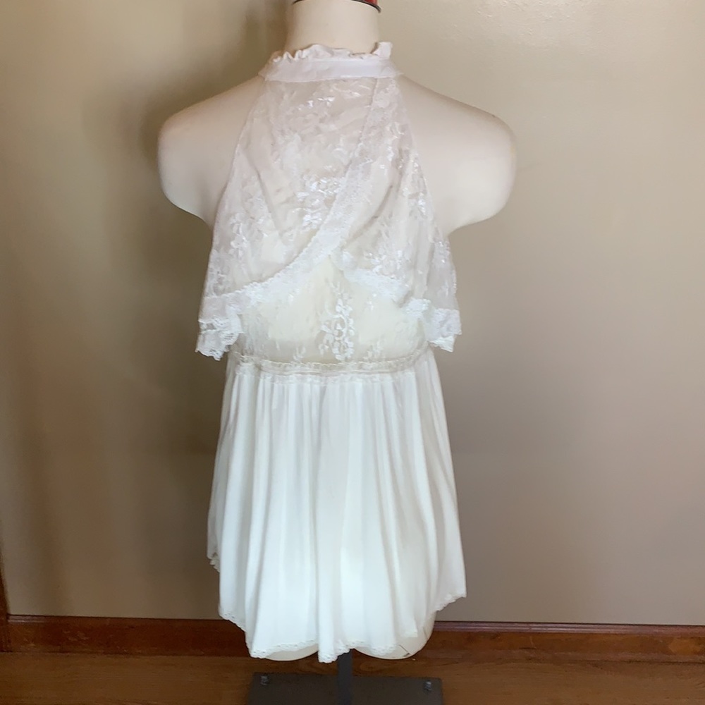 POL Front Button Closure Ruffle Detail Halter - Picture 8 of 12
